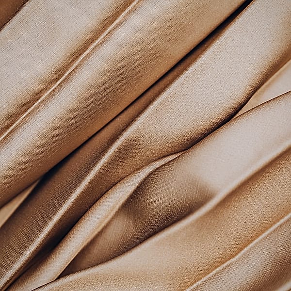 Macro d’une microfibre beige plissée